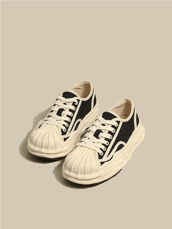 Fashion Patchwork Lace Up Dissolving Canvas Shoes