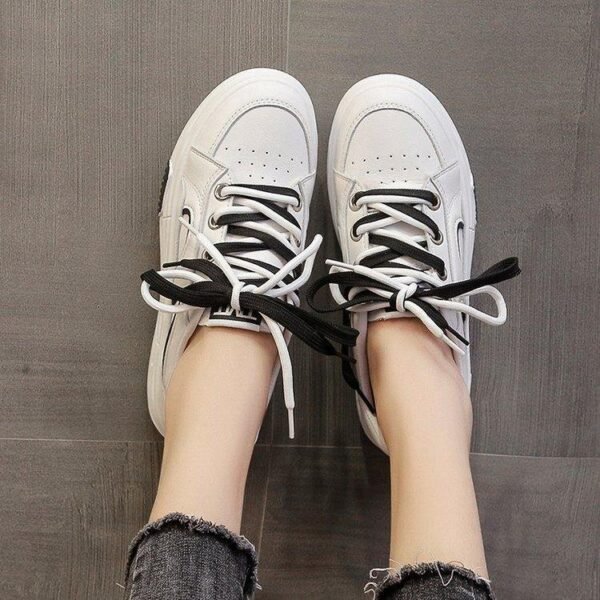 Korean Style Contrast Color Lace Up Sneakers